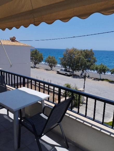 Eirini Apts On The Beach Psari Forada Ngoại thất bức ảnh