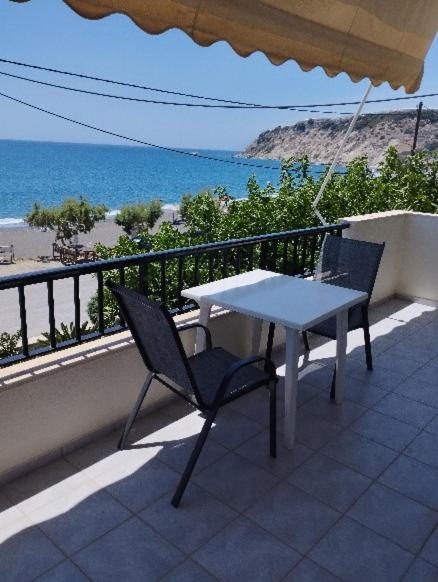 Eirini Apts On The Beach Psari Forada Ngoại thất bức ảnh